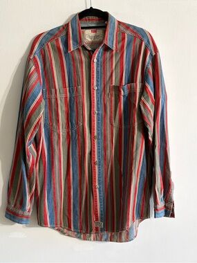 Levi's Men's Red, Blue & Grey Striped Casual Button-Down Shirt Metal buttons